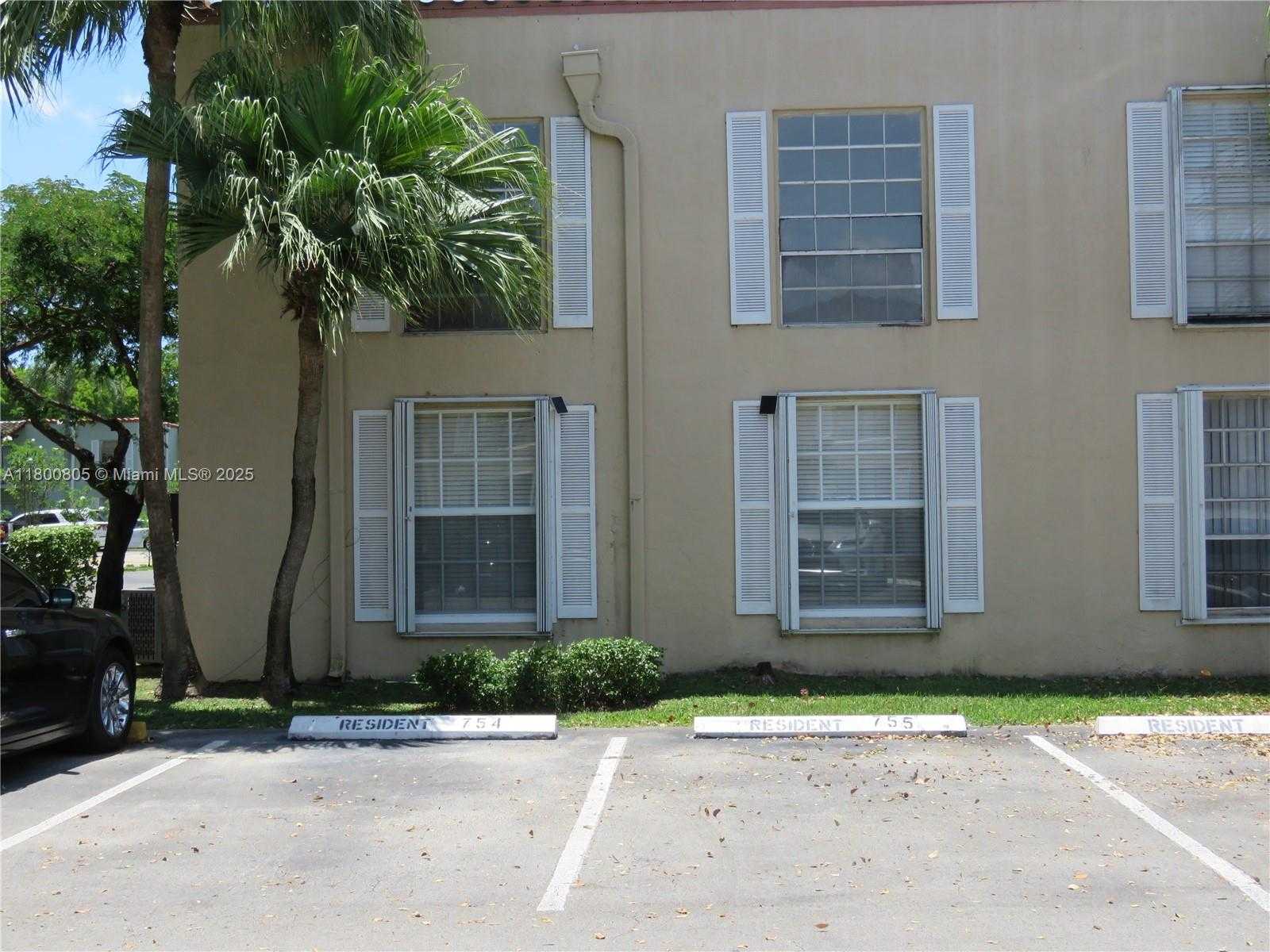 Small Image of 10822 NORTH KENDALL DR #S14, Miami Number 29