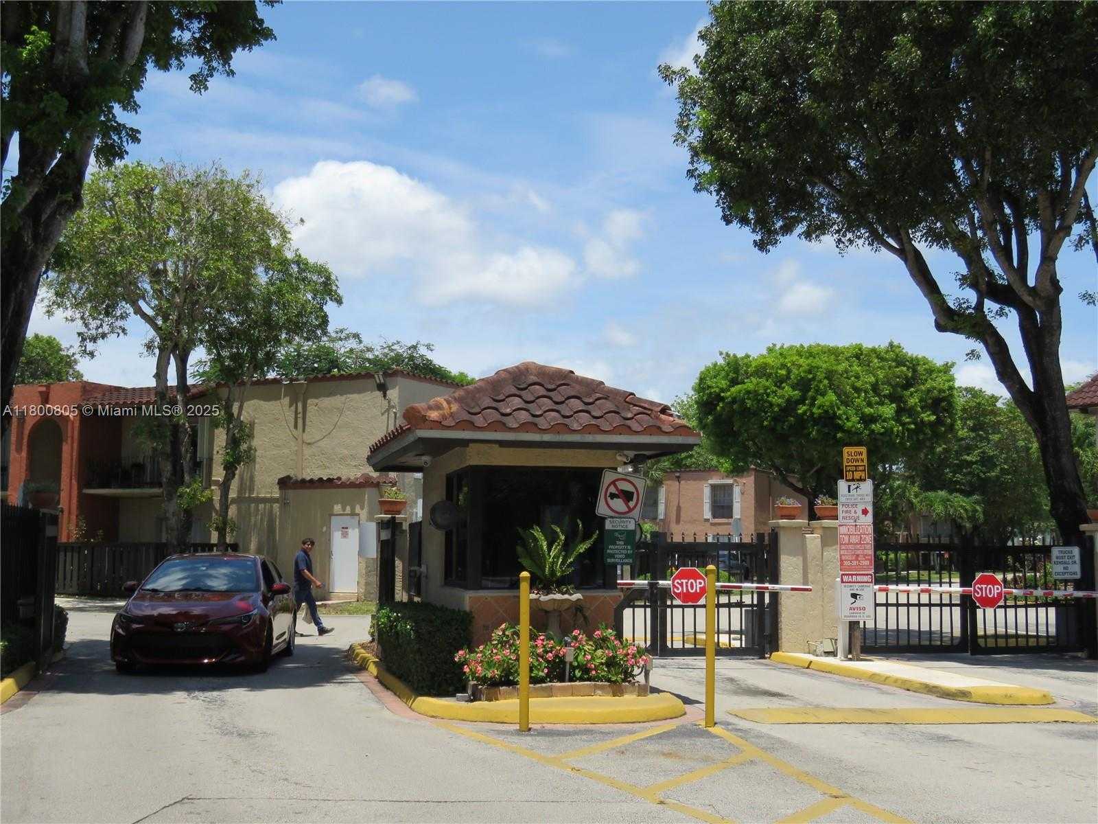 Small Image of 10822 NORTH KENDALL DR #S14, Miami Number 30