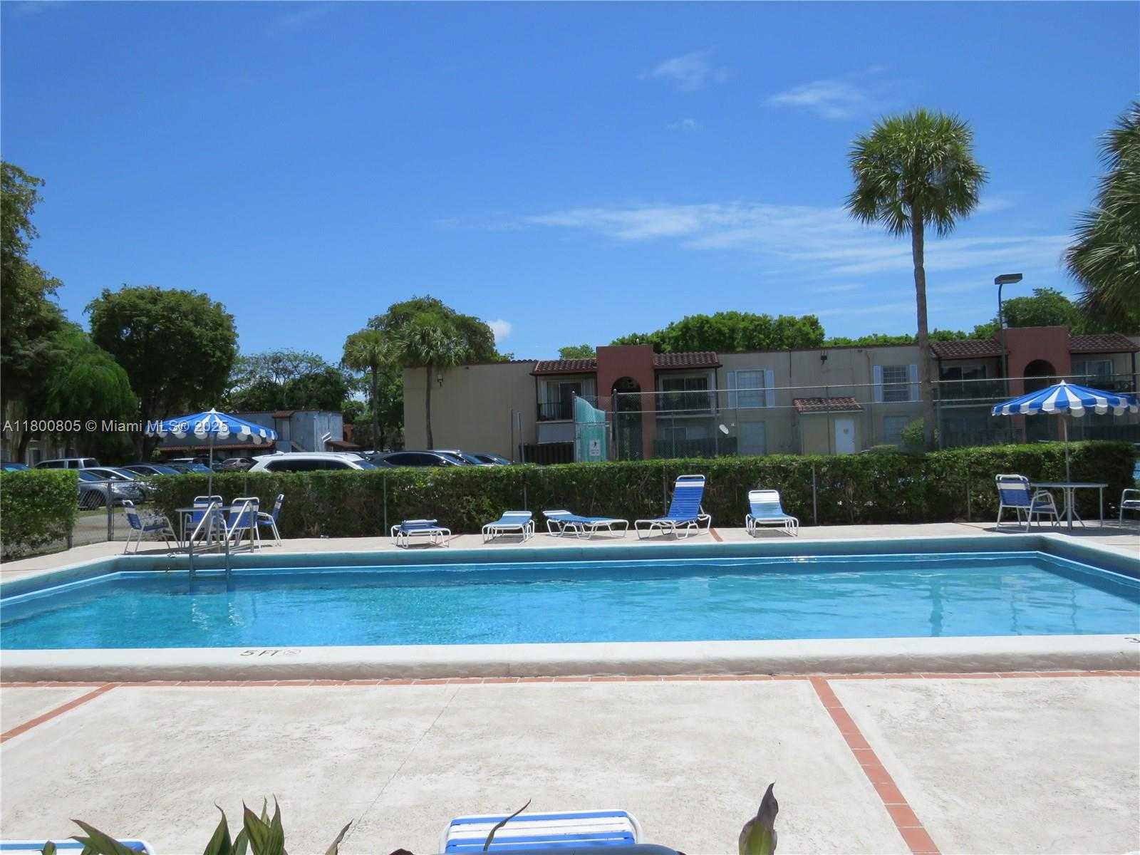 Small Image of 10822 NORTH KENDALL DR #S14, Miami Number 4
