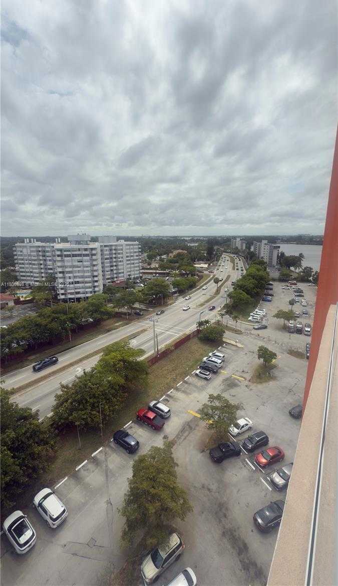Small Image of 1351 NORTH EAST MIAMI GARDENS DR #1225E, Miami Number 31