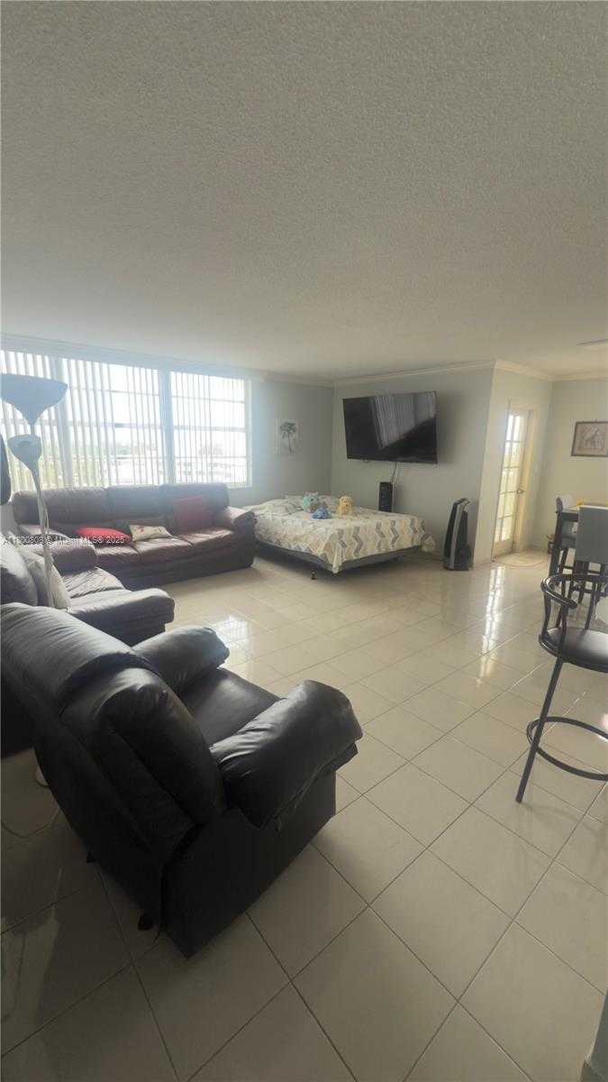 Small Image of 1351 NORTH EAST MIAMI GARDENS DR #1225E, Miami Number 4