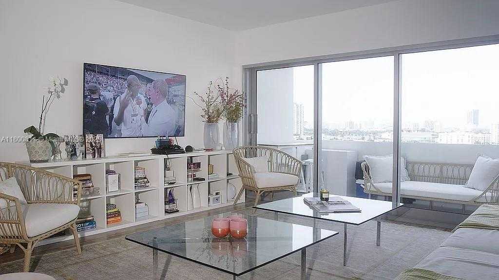 Small Image of 3 ISLAND AVE #12J, Miami Beach Number 3