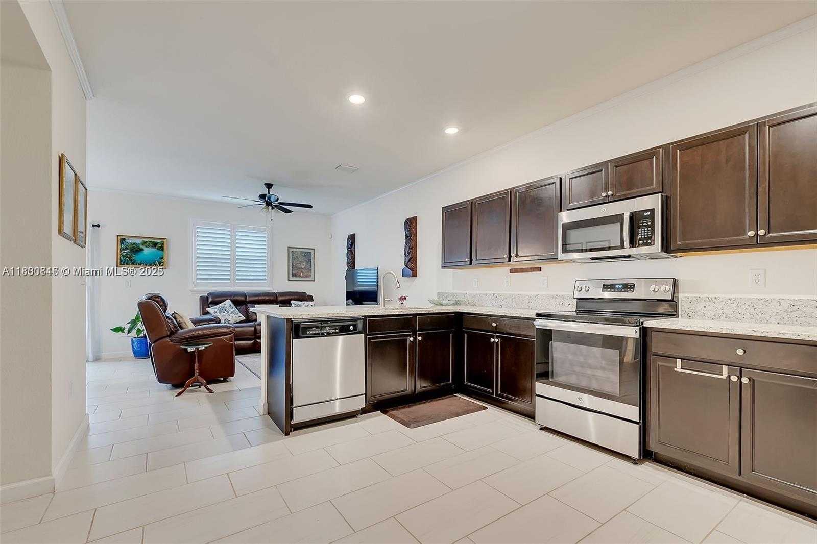Small Image of 15073 SOUTH WEST 119TH LN, Miami Number 10