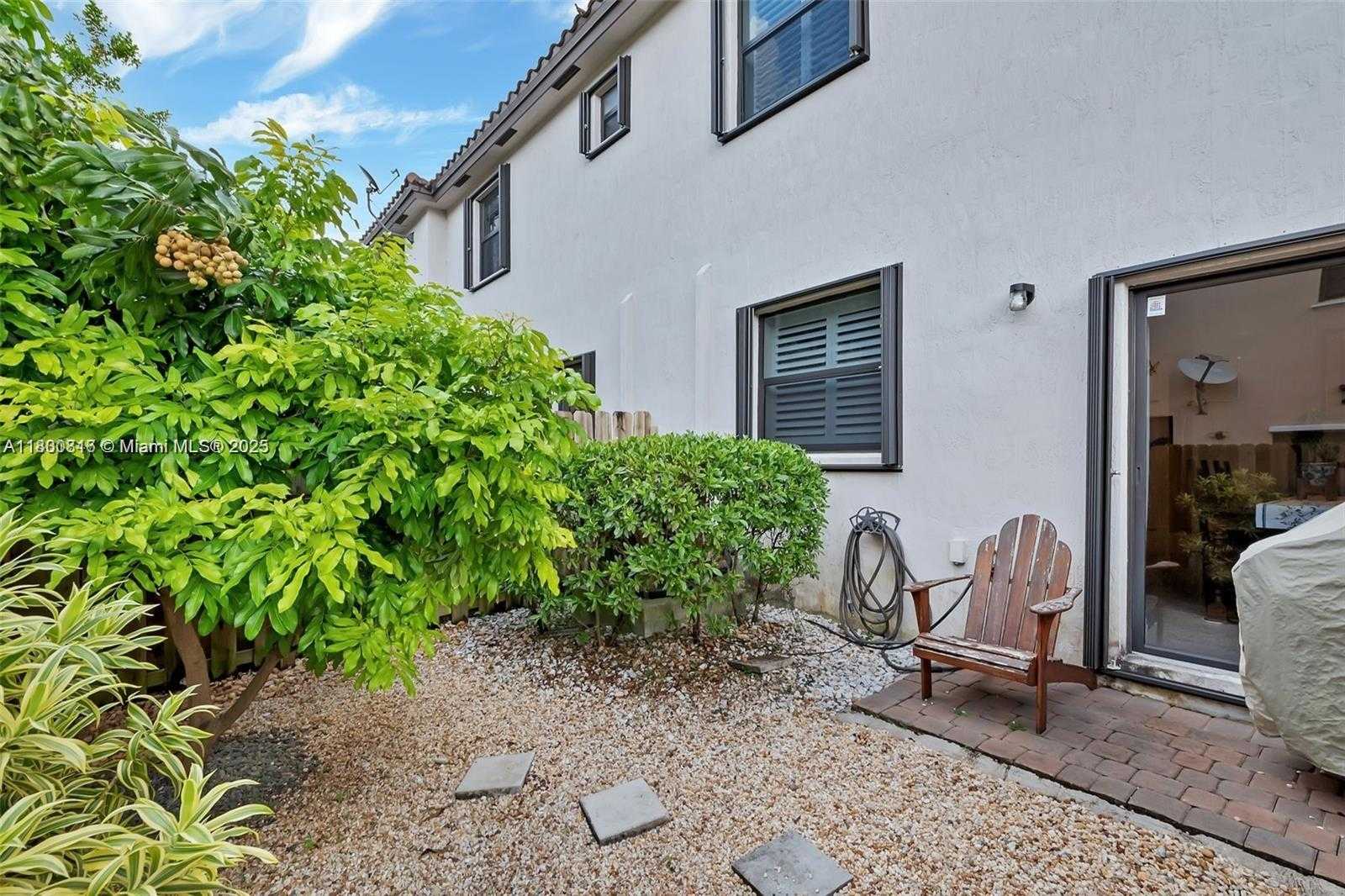 Small Image of 15073 SOUTH WEST 119TH LN, Miami Number 17