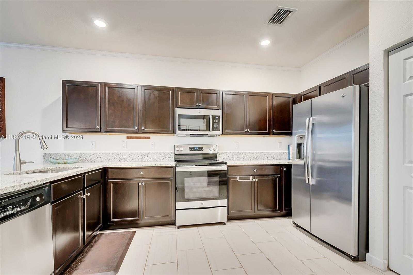Small Image of 15073 SOUTH WEST 119TH LN, Miami Number 2