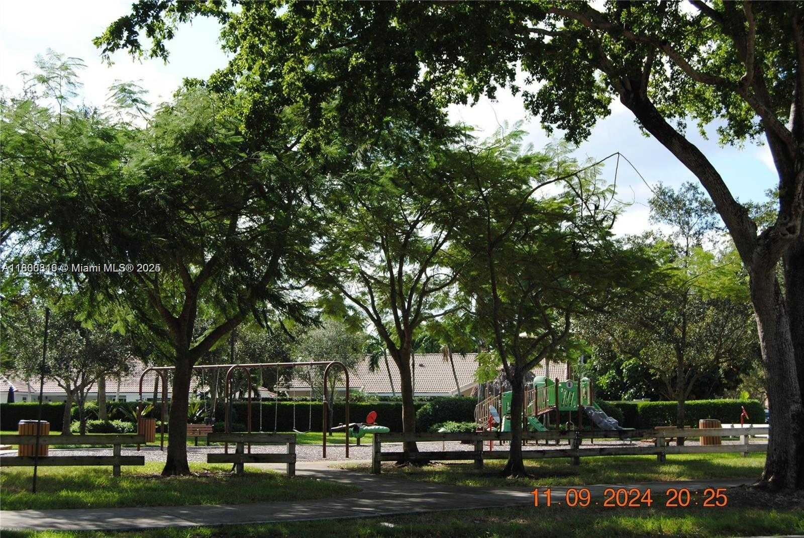 Small Image of 15073 SOUTH WEST 119TH LN, Miami Number 25