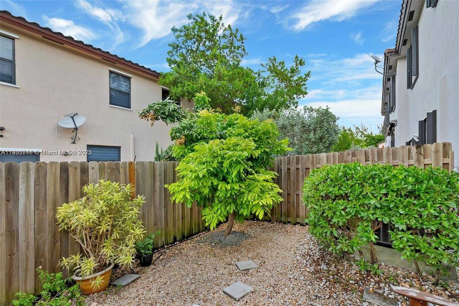Small Image of 15073 SOUTH WEST 119TH LN, Miami Number 6