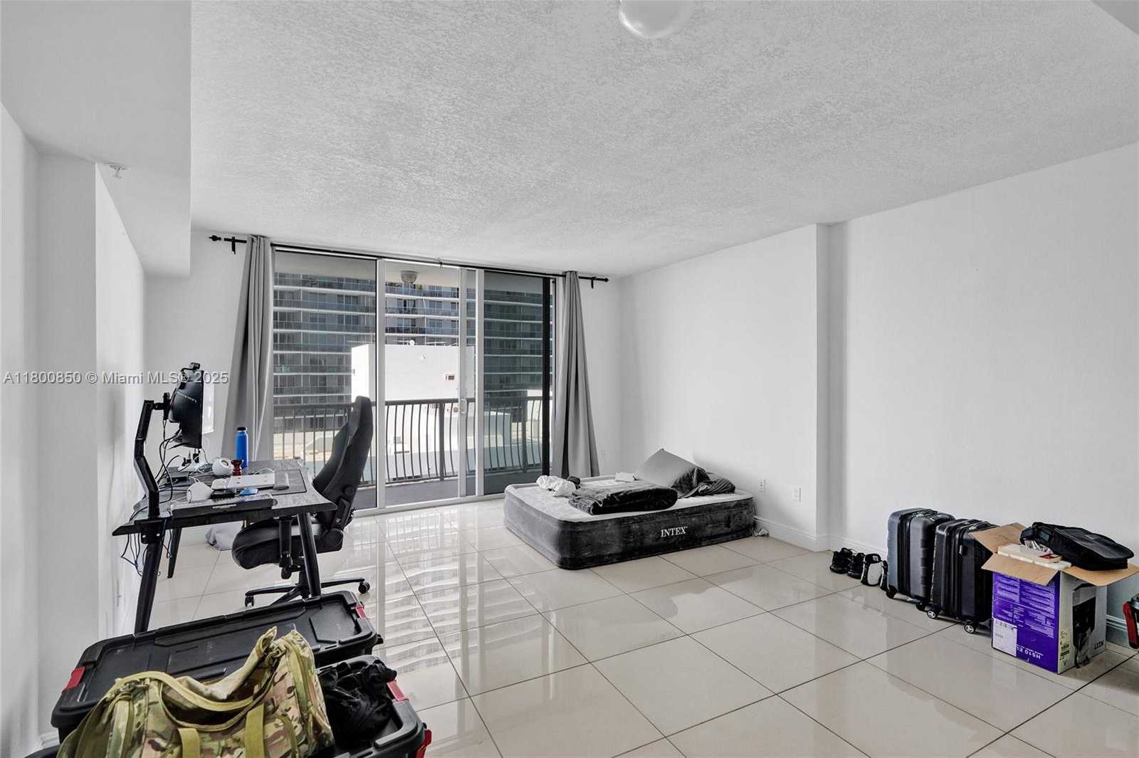 Small Image of 1750 NORTH BAYSHORE DR #4007, Miami Number 13