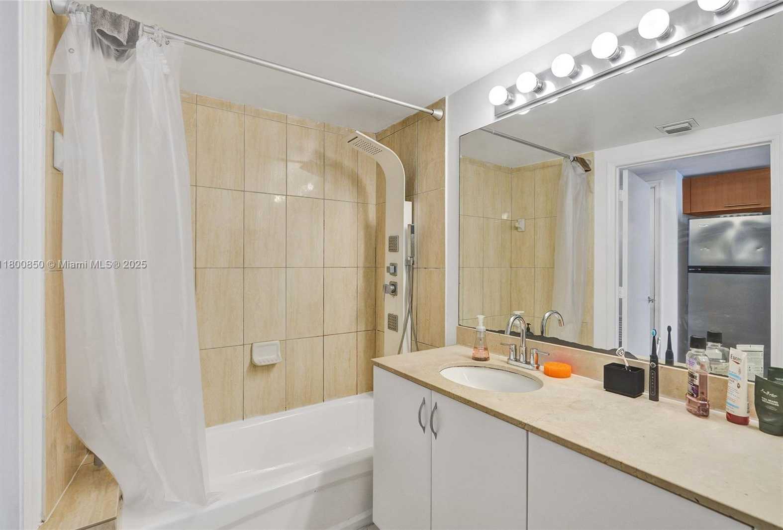 Small Image of 1750 NORTH BAYSHORE DR #4007, Miami Number 18