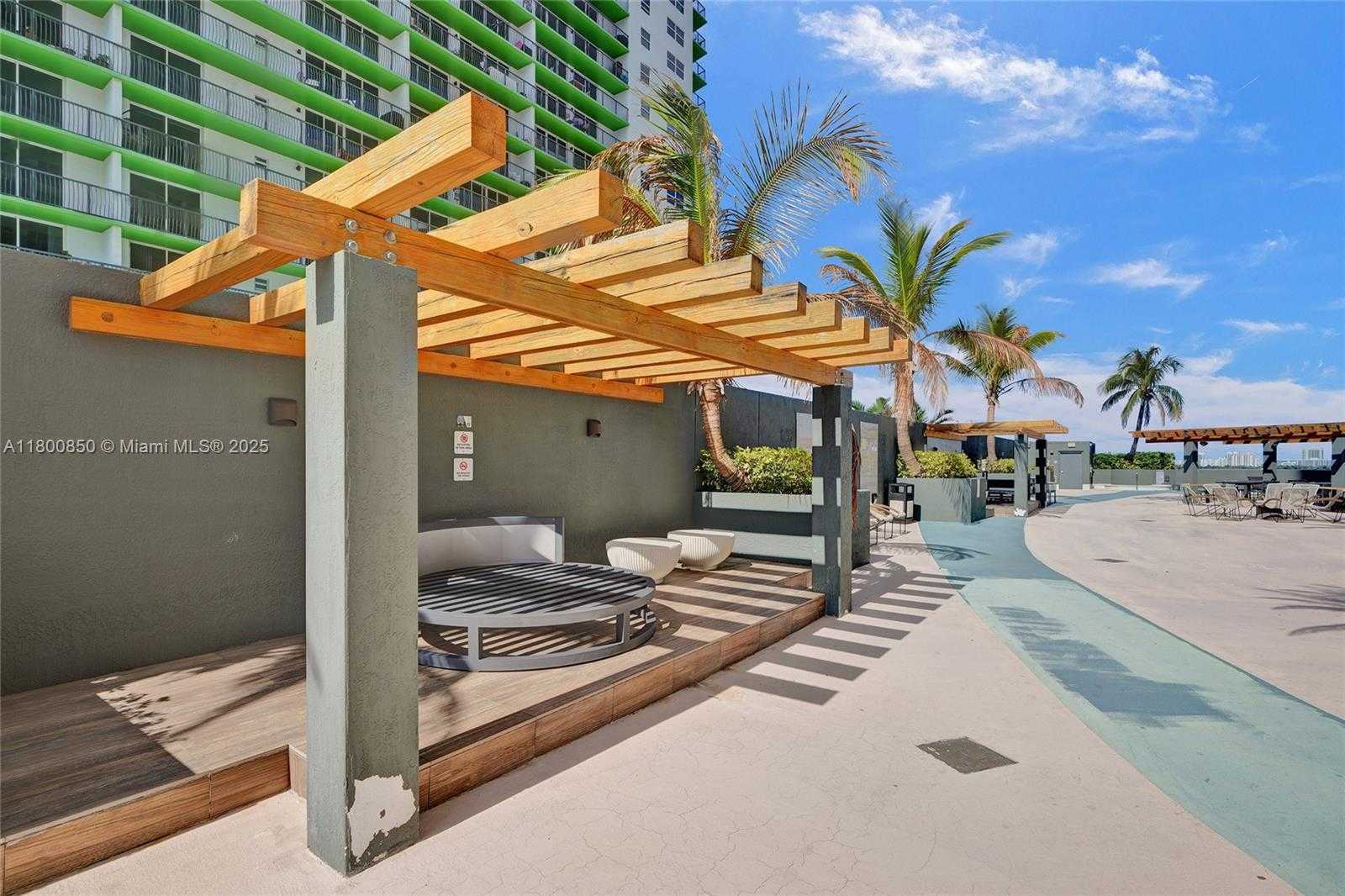 Small Image of 1750 NORTH BAYSHORE DR #4007, Miami Number 40