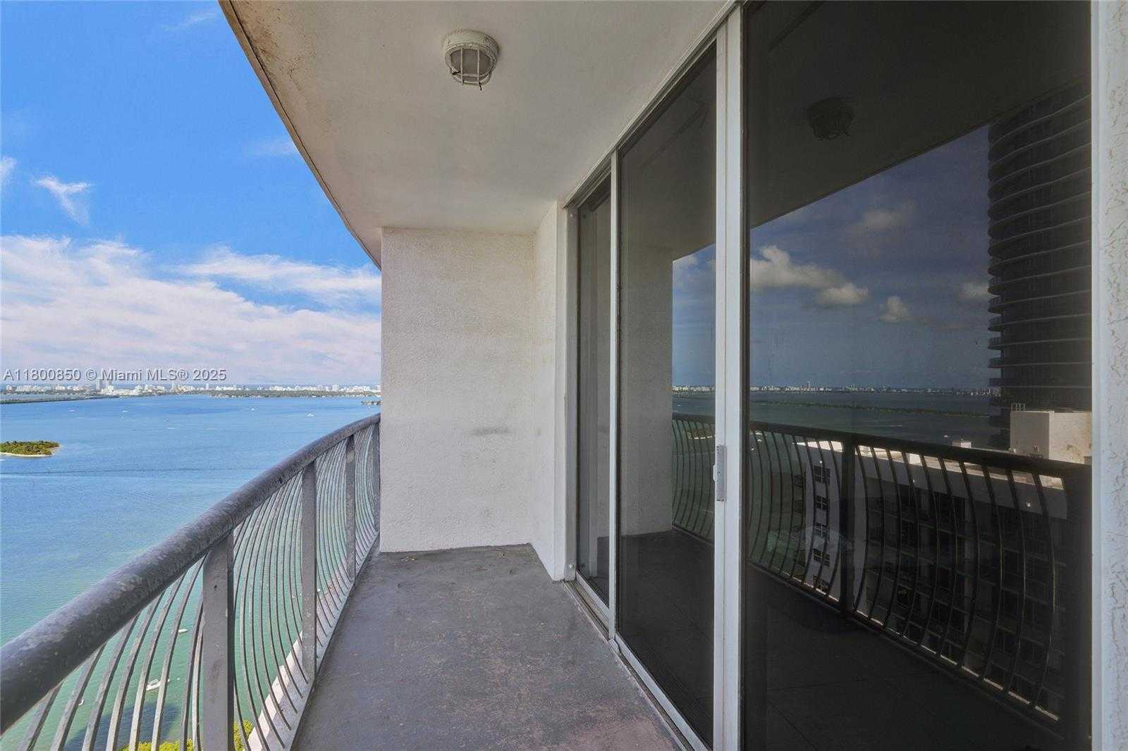 Small Image of 1750 NORTH BAYSHORE DR #4007, Miami Number 8
