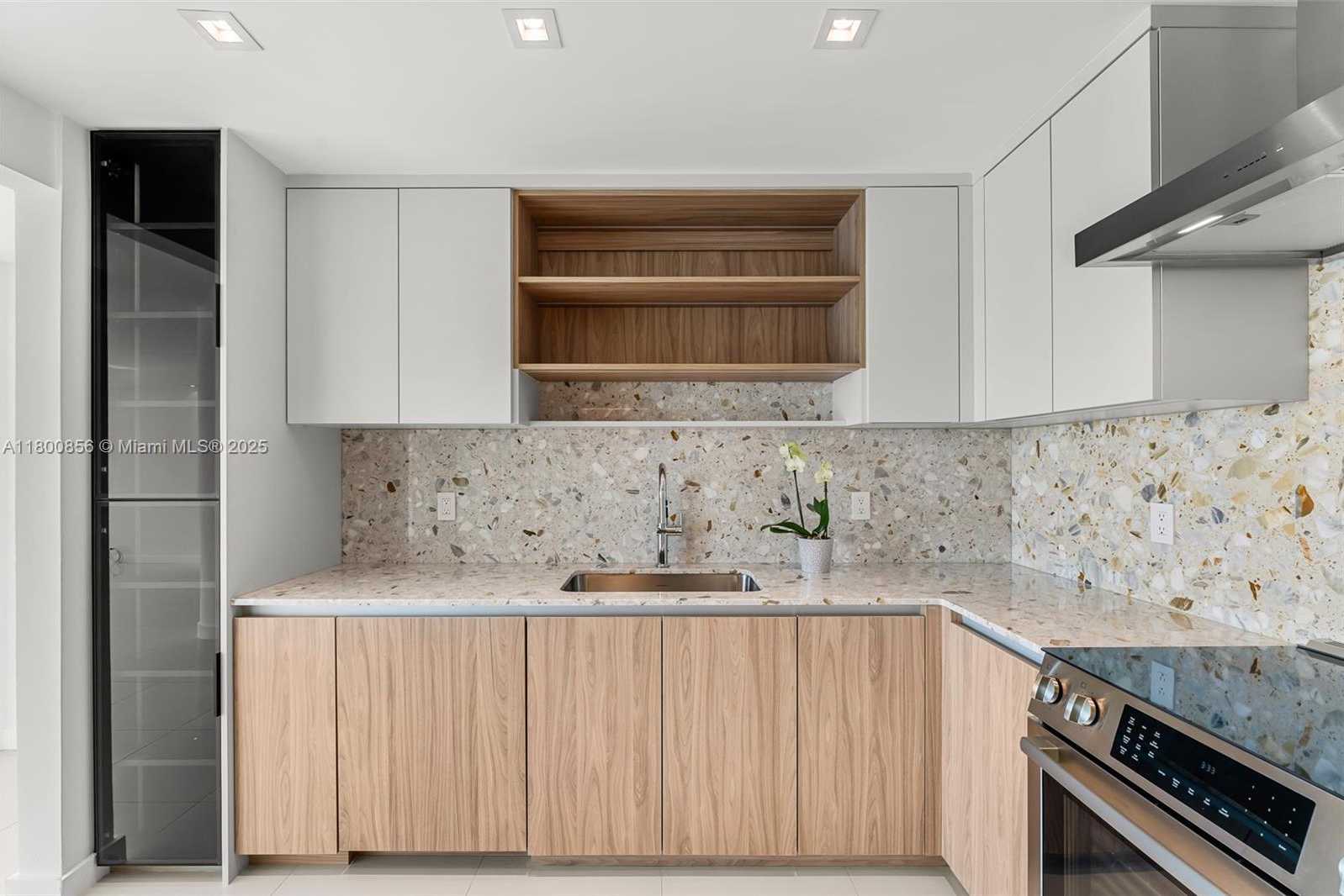 Small Image of 900 BAY DR #904, Miami Beach Number 11