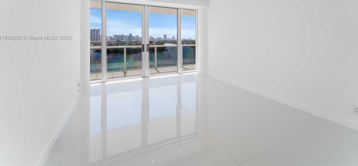 Small Image of 900 BAY DR #904, Miami Beach Number 24