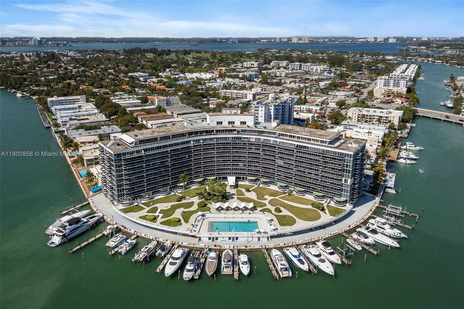 Small Image of 900 BAY DR #904, Miami Beach Number 40