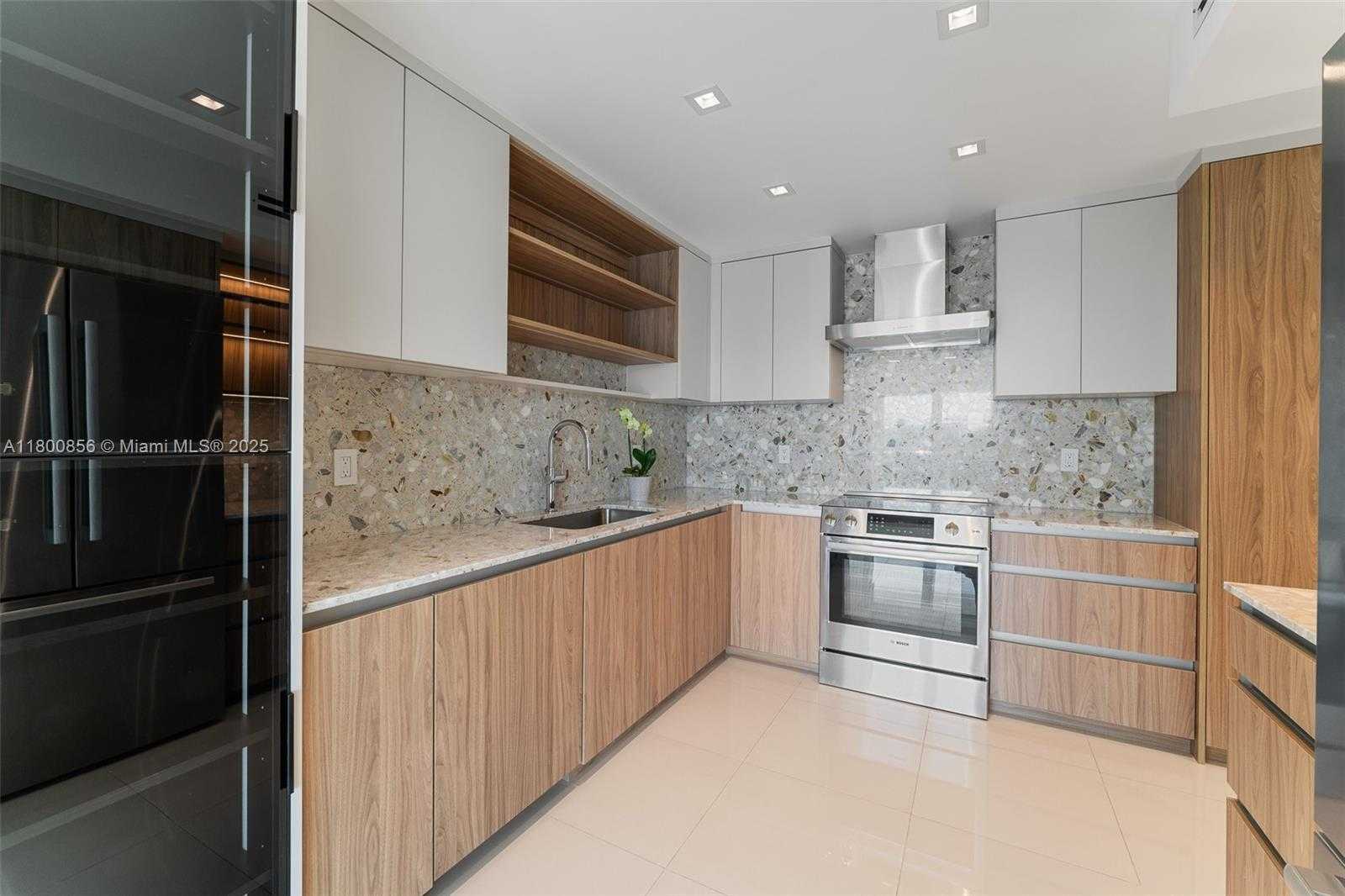 Small Image of 900 BAY DR #904, Miami Beach Number 7