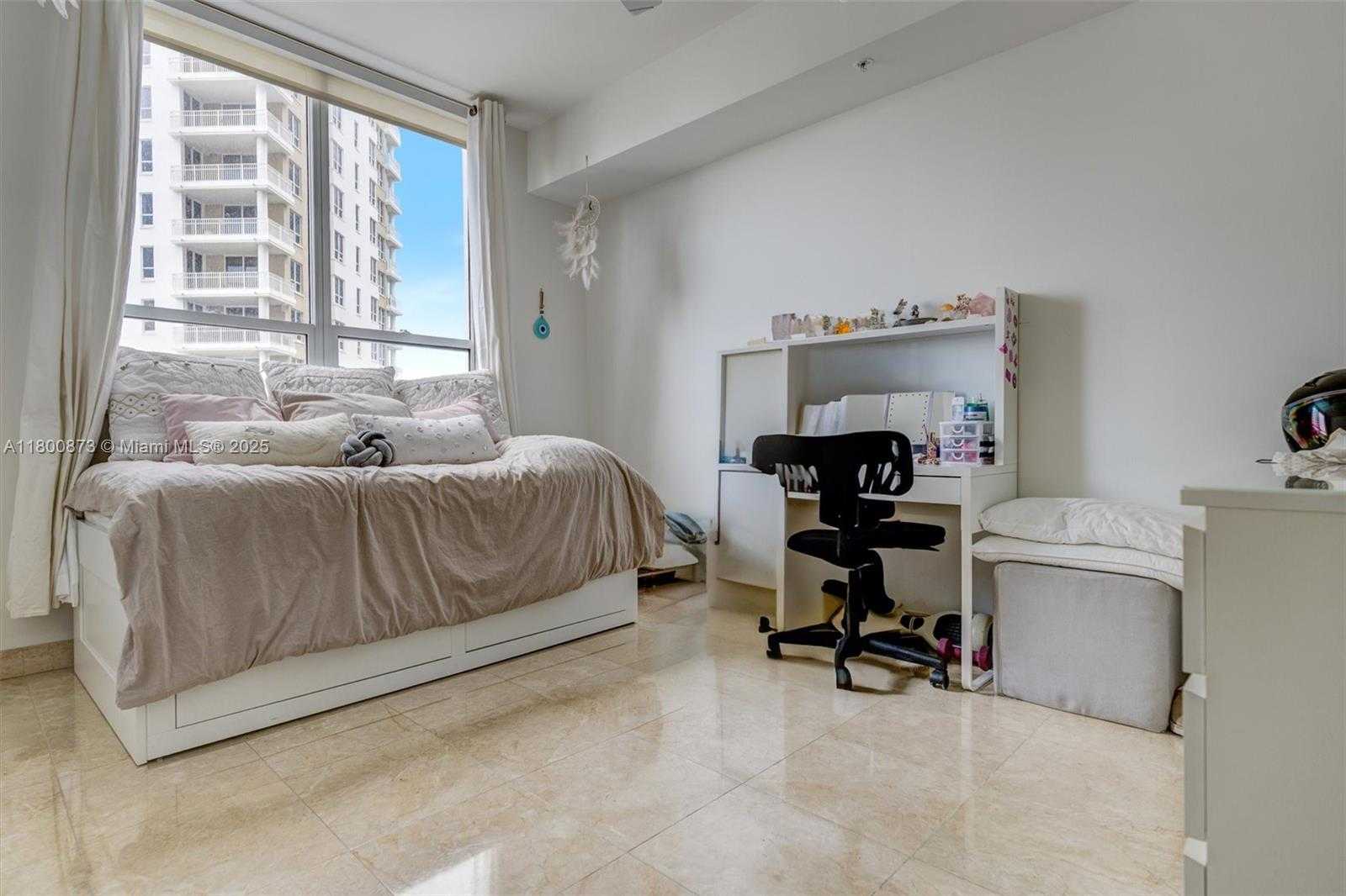 Small Image of 801 BRICKELL KEY BLVD #1503, Miami Number 9