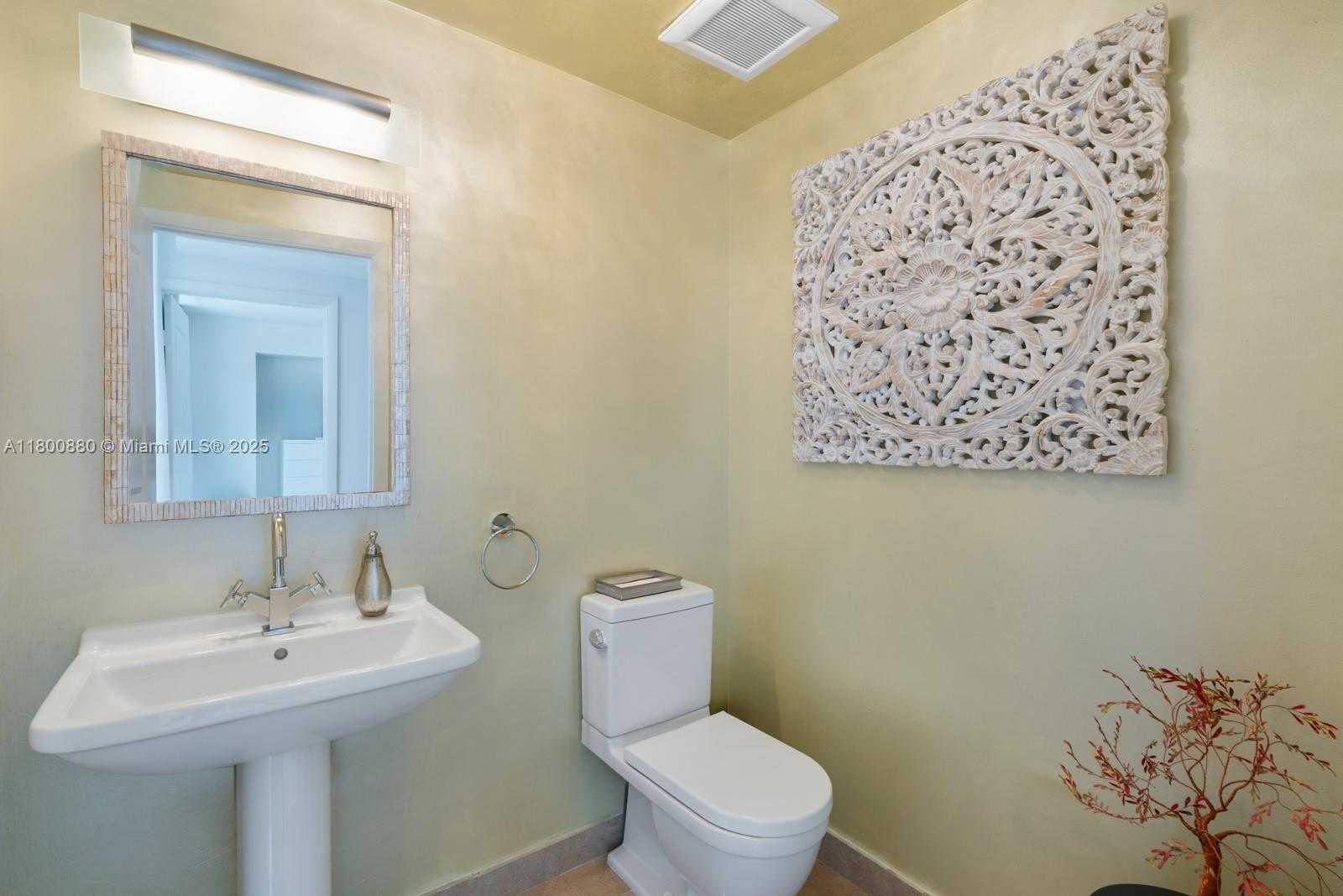 Small Image of 3737 COLLINS AVE #S-503, Miami Beach Number 29