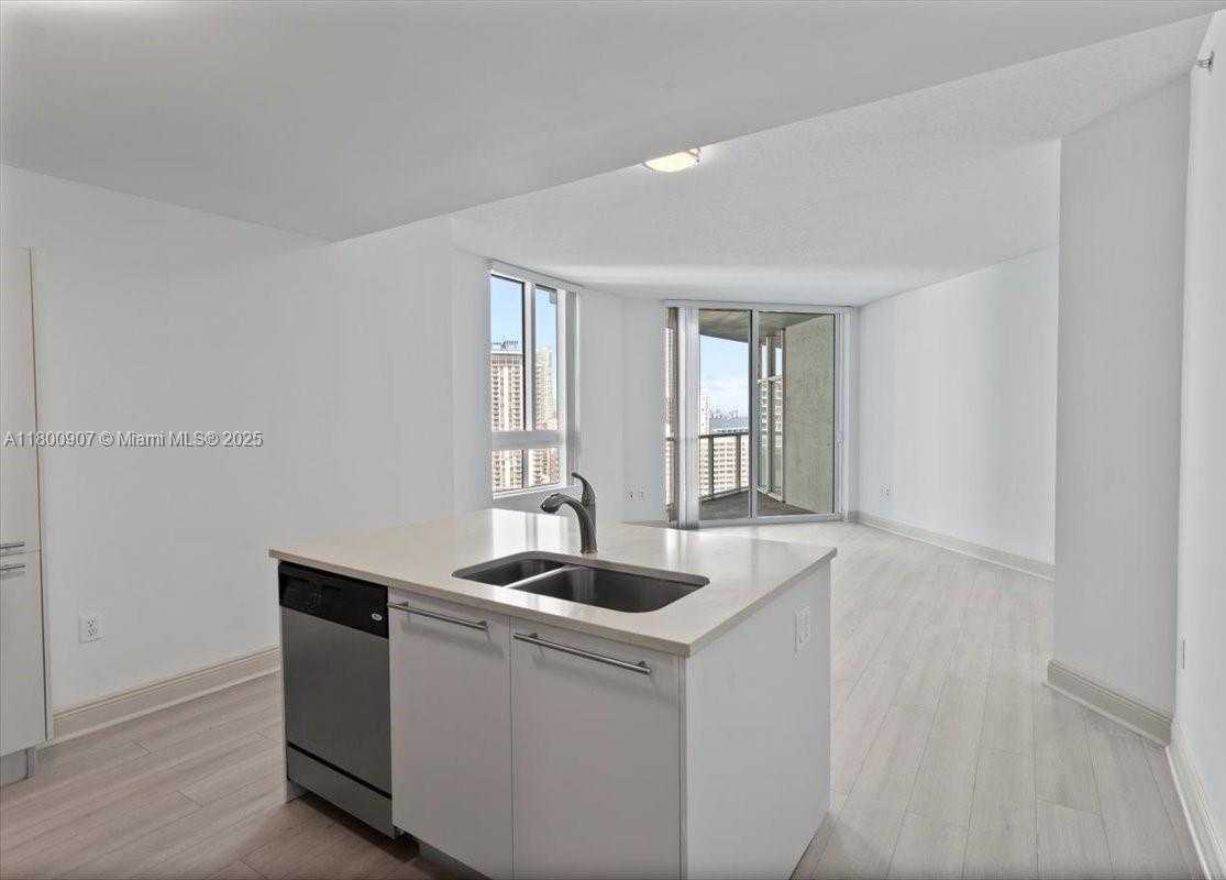 Small Image of 1900 NORTH BAYSHORE DR #1810, Miami Number 11