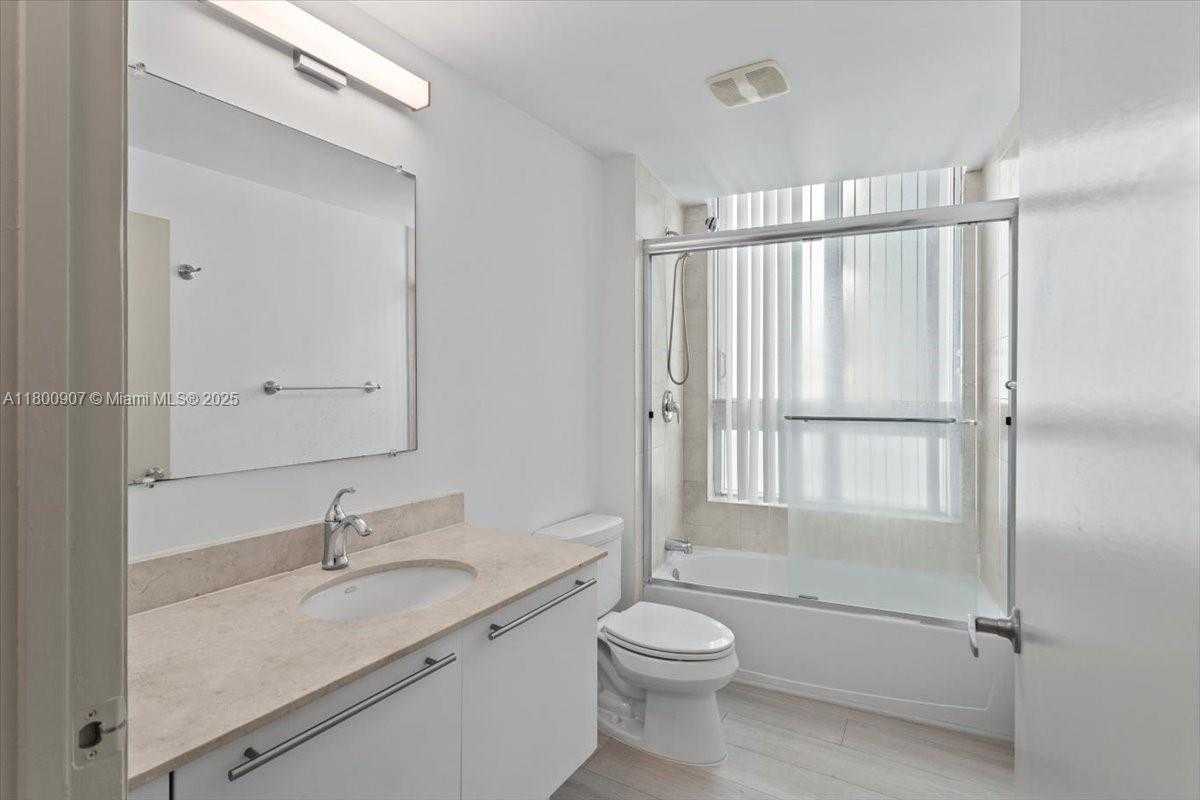 Small Image of 1900 NORTH BAYSHORE DR #1810, Miami Number 18