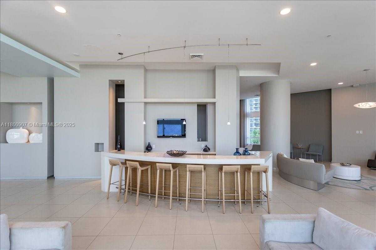 Small Image of 1900 NORTH BAYSHORE DR #1810, Miami Number 21