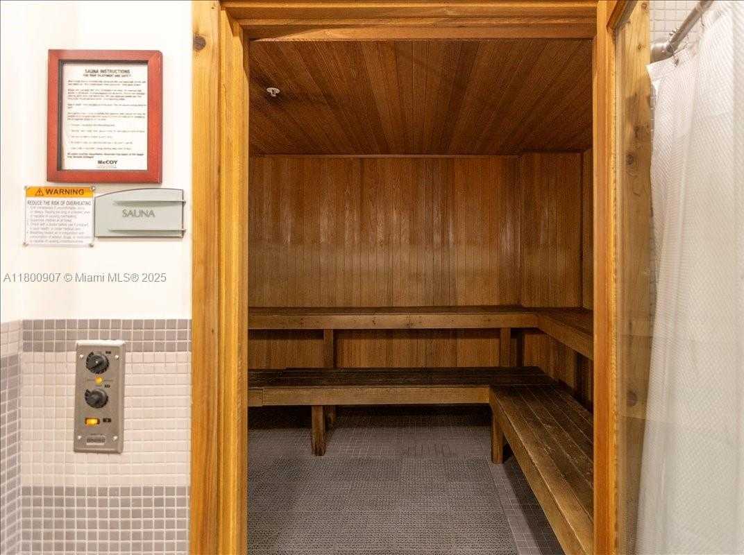 Small Image of 1900 NORTH BAYSHORE DR #1810, Miami Number 23