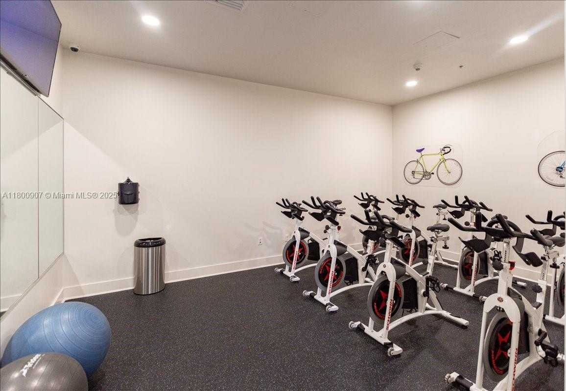 Small Image of 1900 NORTH BAYSHORE DR #1810, Miami Number 25