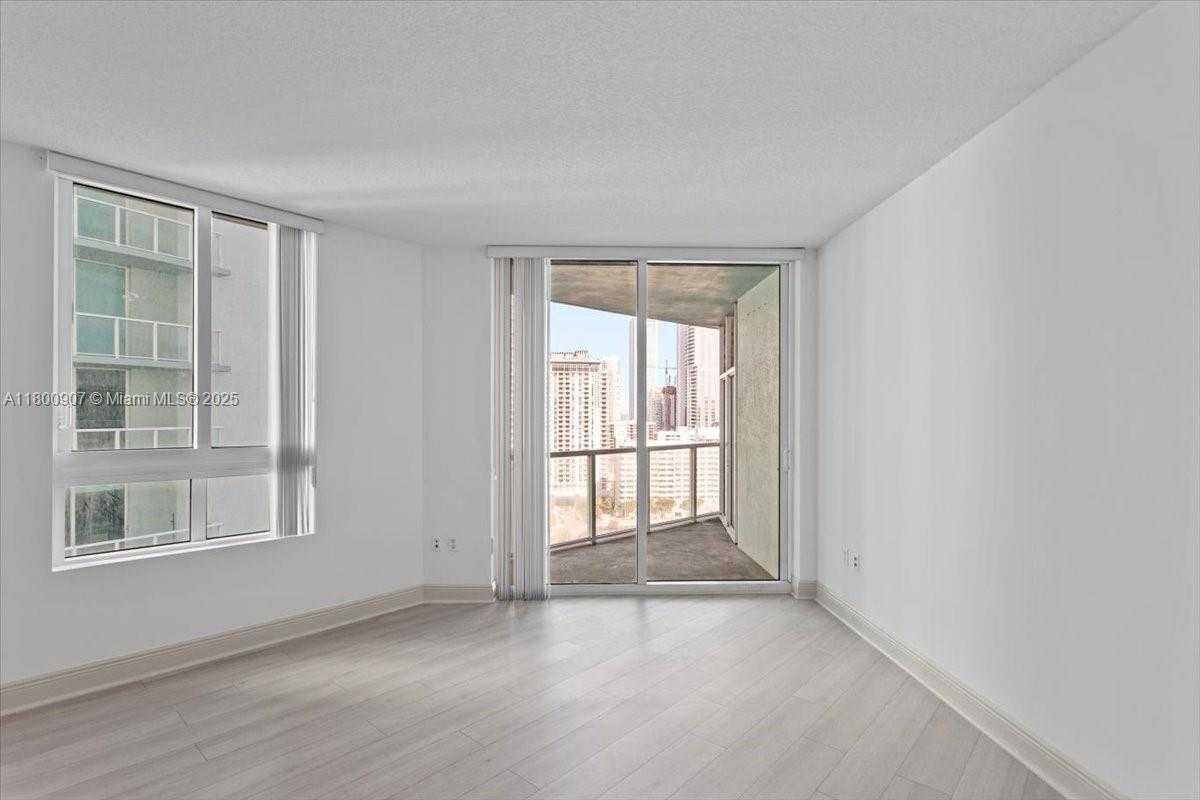 Small Image of 1900 NORTH BAYSHORE DR #1810, Miami Number 3