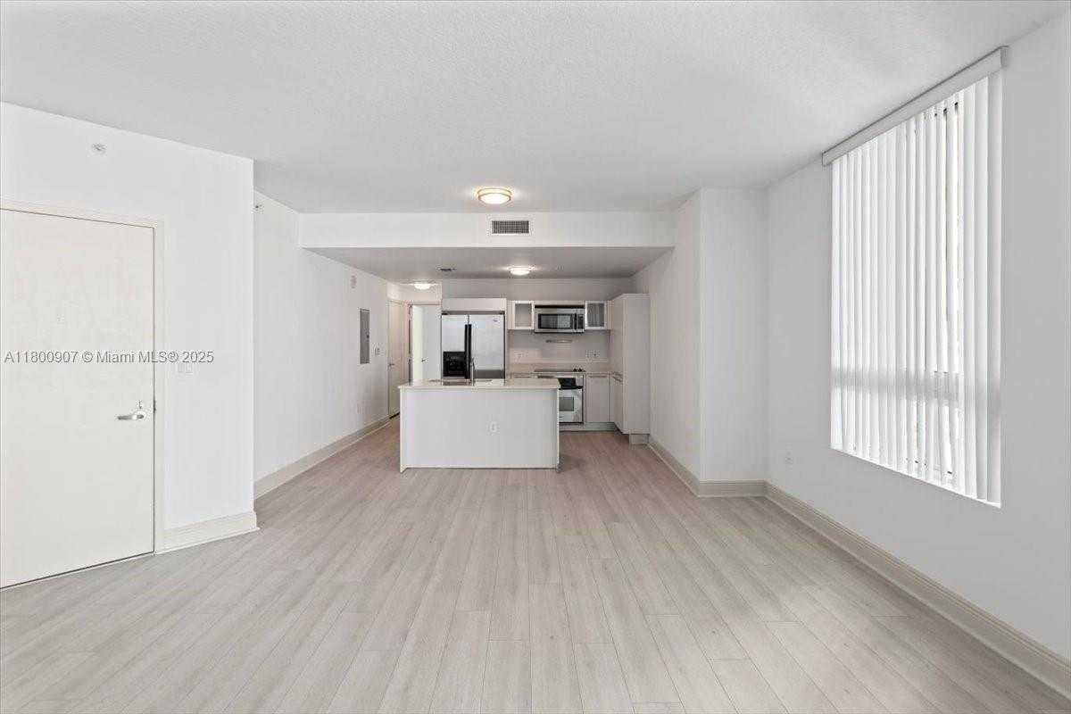 Small Image of 1900 NORTH BAYSHORE DR #1810, Miami Number 5
