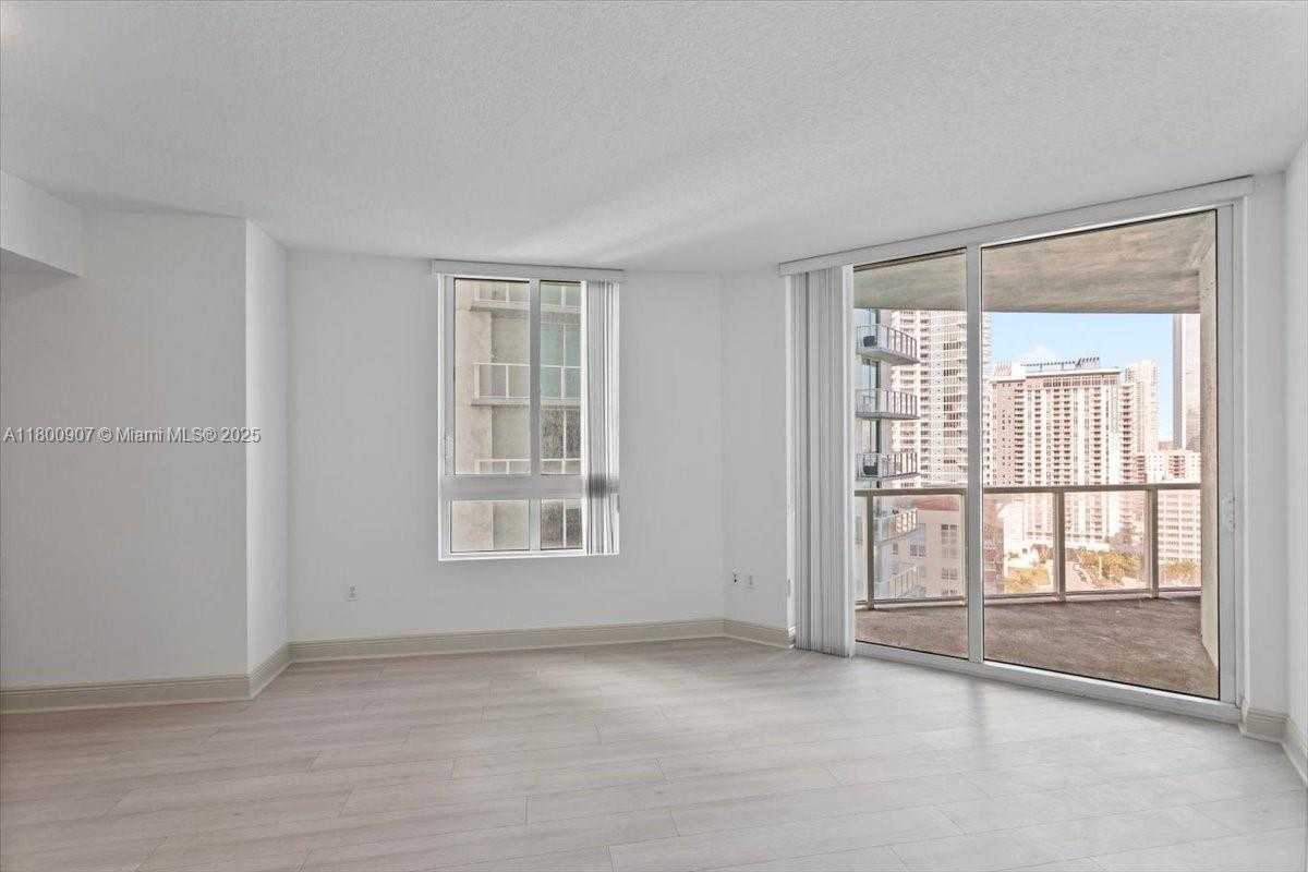 Small Image of 1900 NORTH BAYSHORE DR #1810, Miami Number 9