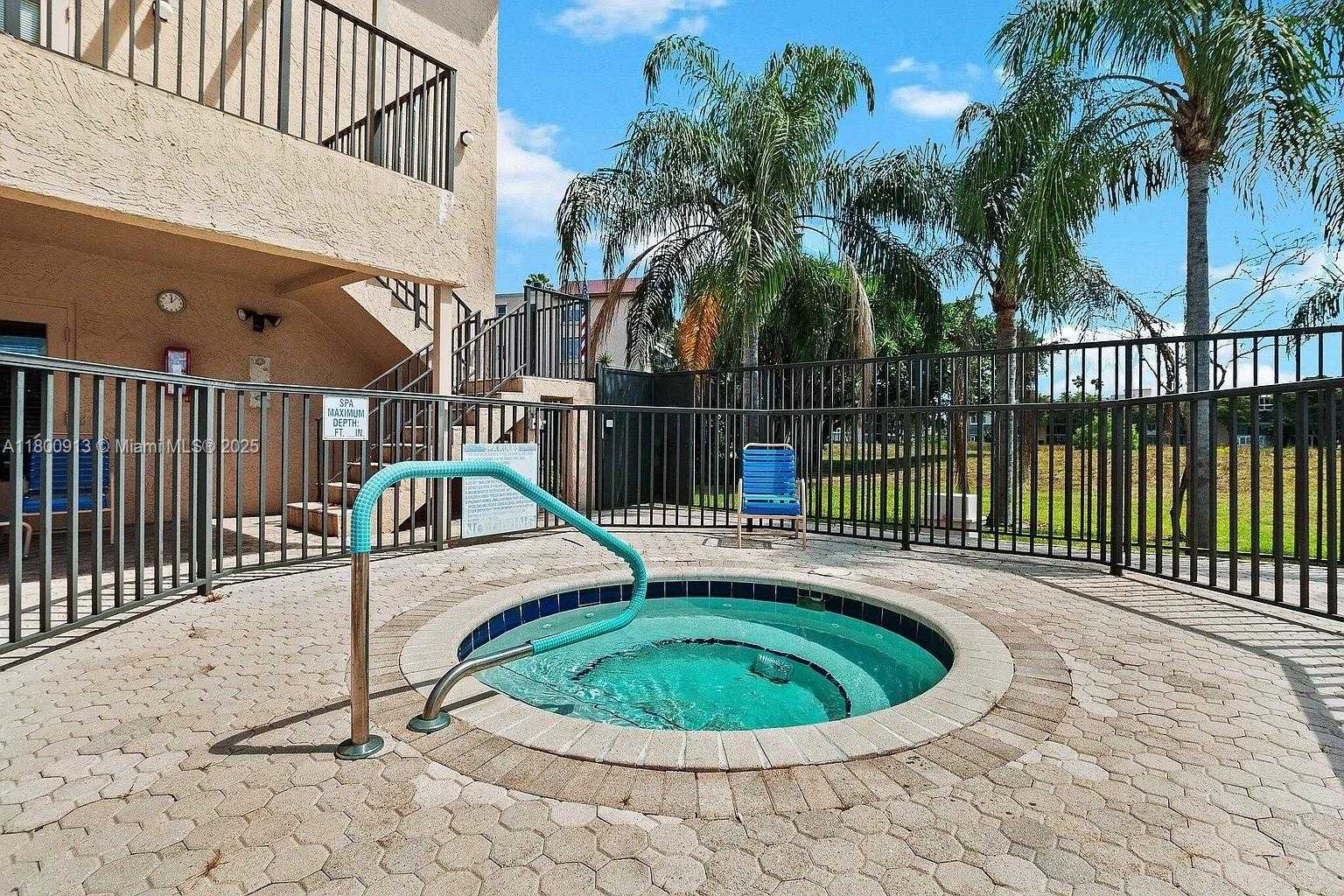 Small Image of 7220 LAKE CIR DR #301, Margate Number 10