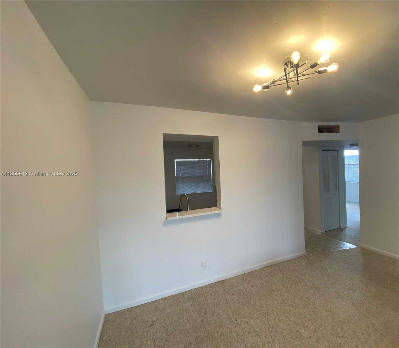 Small Image of 7220 LAKE CIR DR #301, Margate Number 5