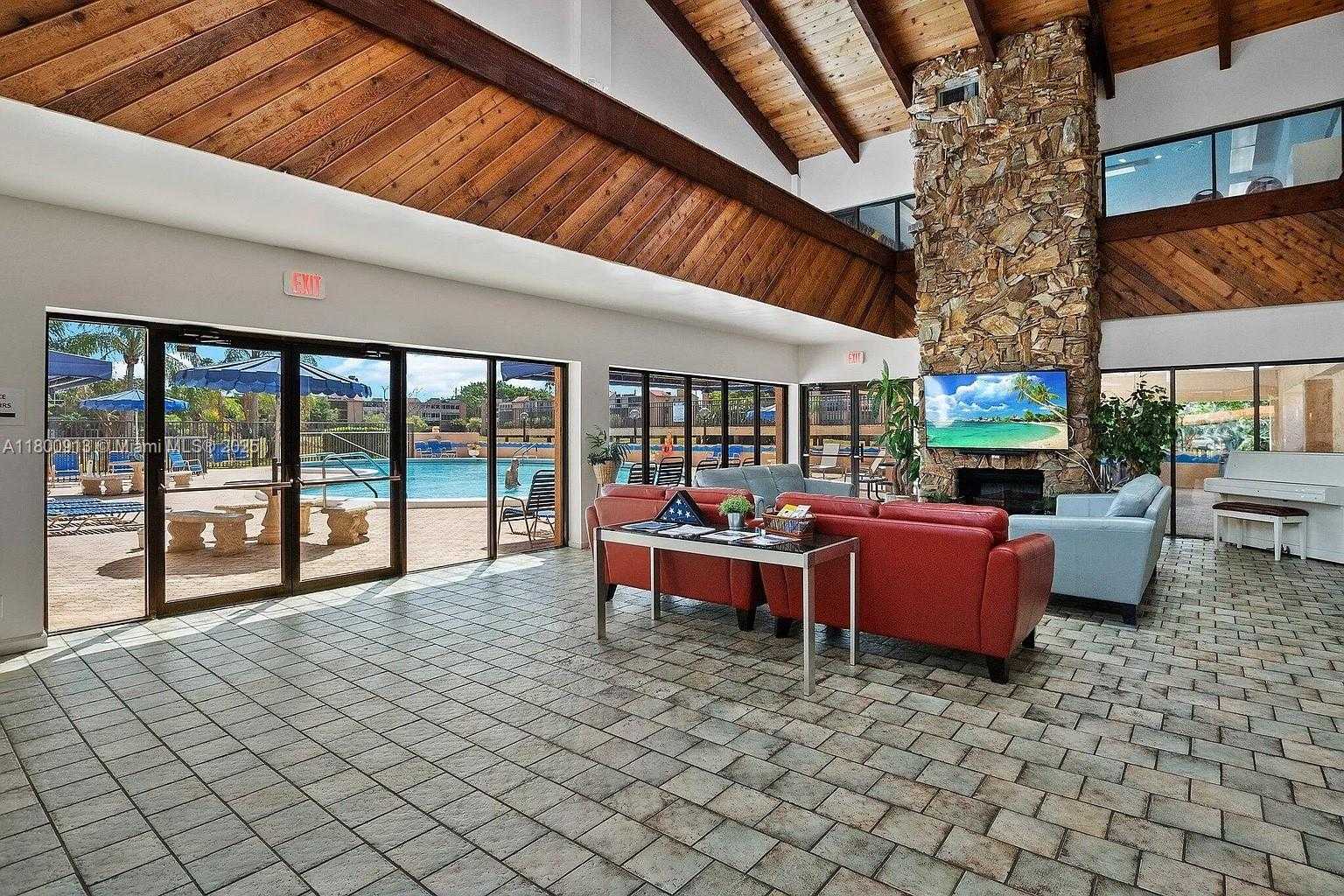 Small Image of 7220 LAKE CIR DR #301, Margate Number 7