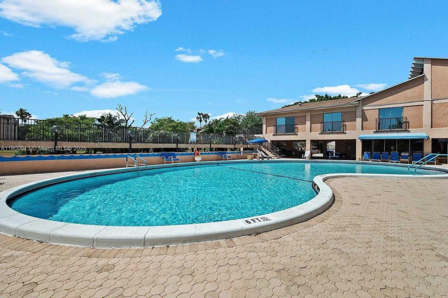 Small Image of 7220 LAKE CIR DR #301, Margate Number 8