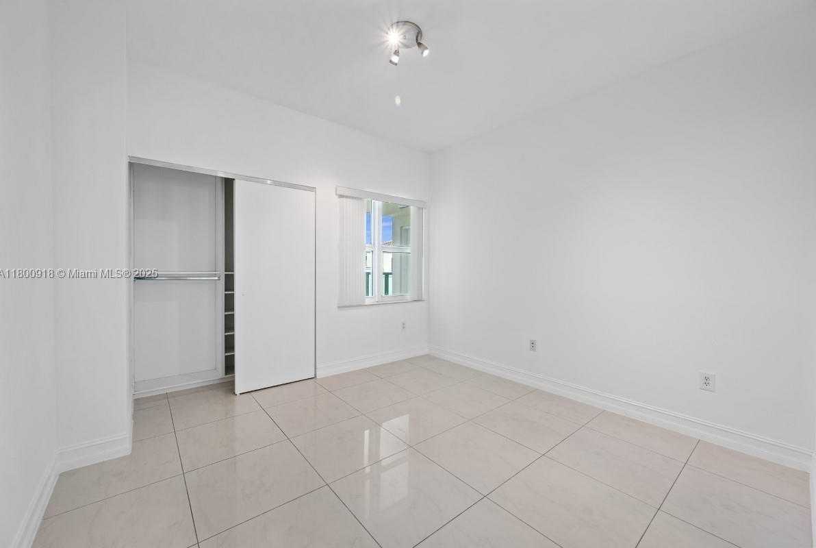 Small Image of 3330 NORTH EAST 190TH ST #1918, Aventura Number 11
