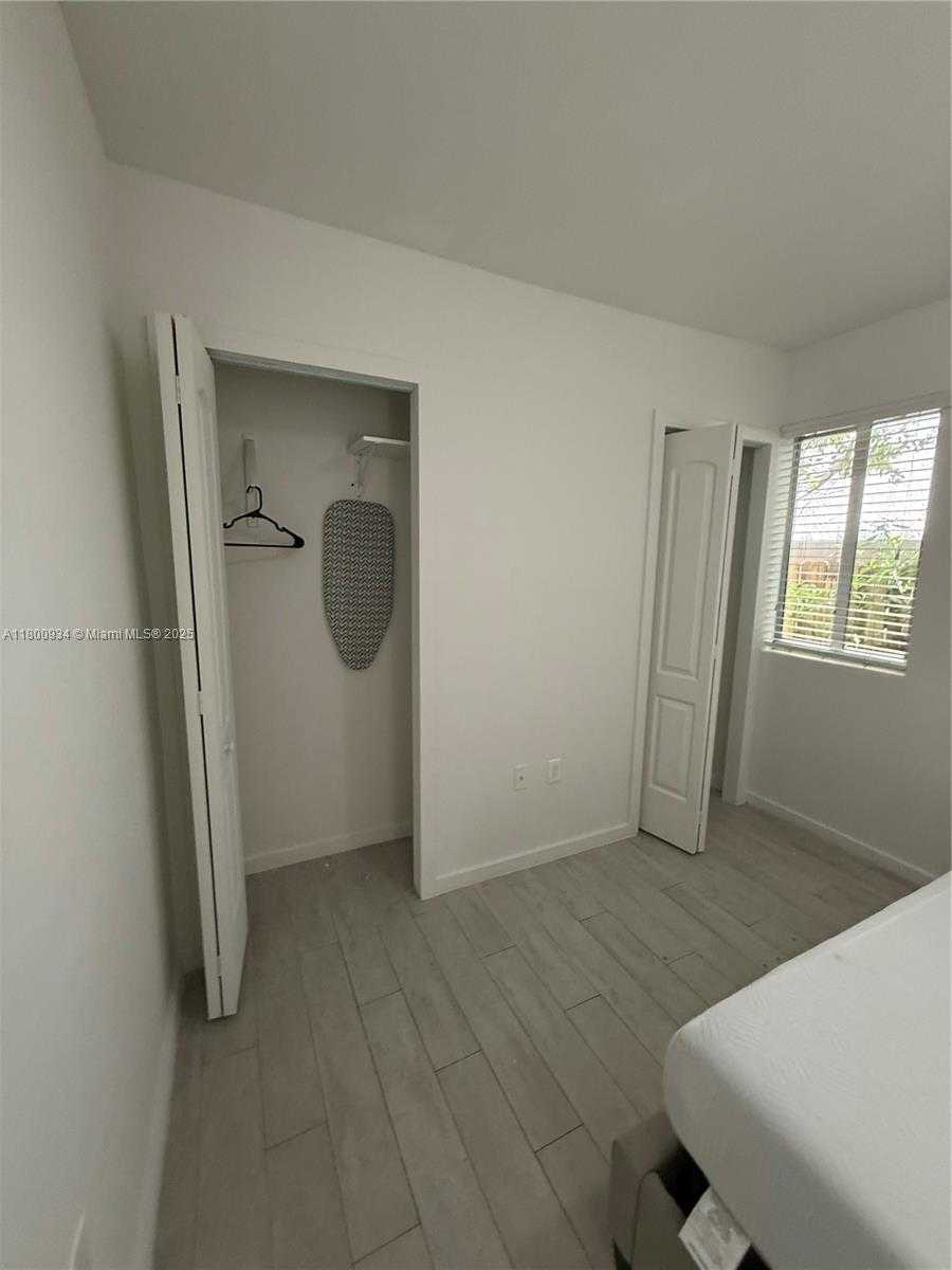 Small Image of 1601 MERIDIAN AVE #101, Miami Beach Number 11