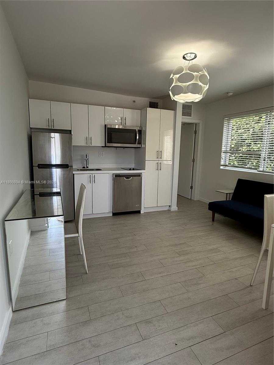 Small Image of 1601 MERIDIAN AVE #101, Miami Beach Number 3