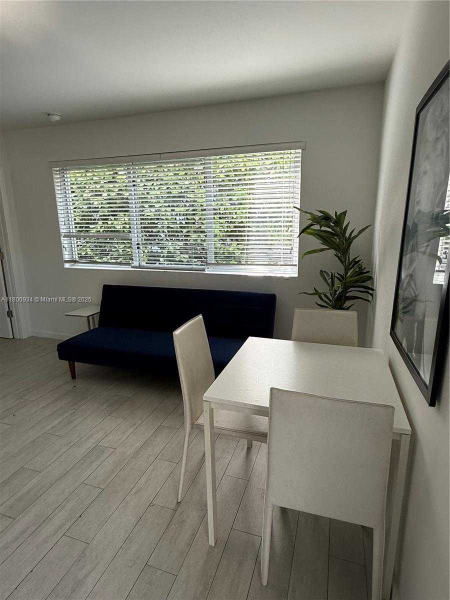 Small Image of 1601 MERIDIAN AVE #101, Miami Beach Number 4