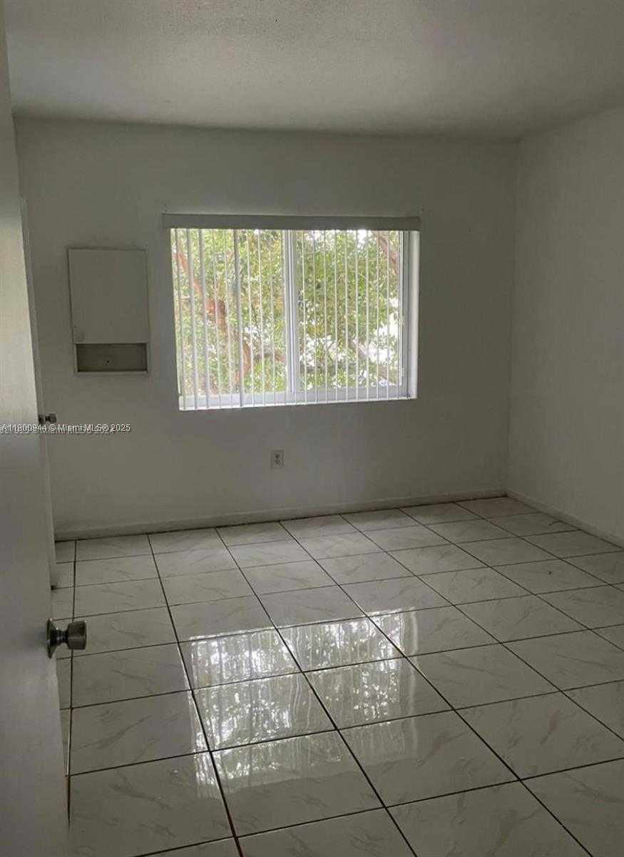 Small Image of 307 NORTH WEST 84TH ST #307, Miami Number 10