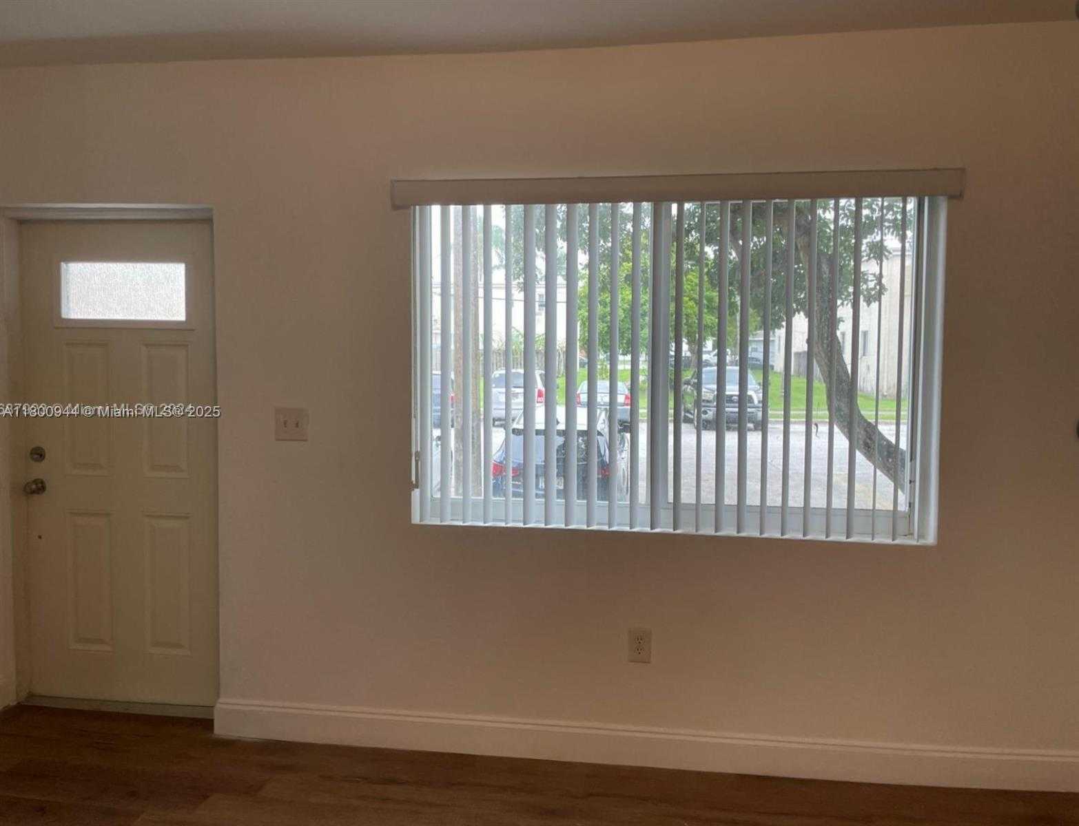 Small Image of 307 NORTH WEST 84TH ST #307, Miami Number 4
