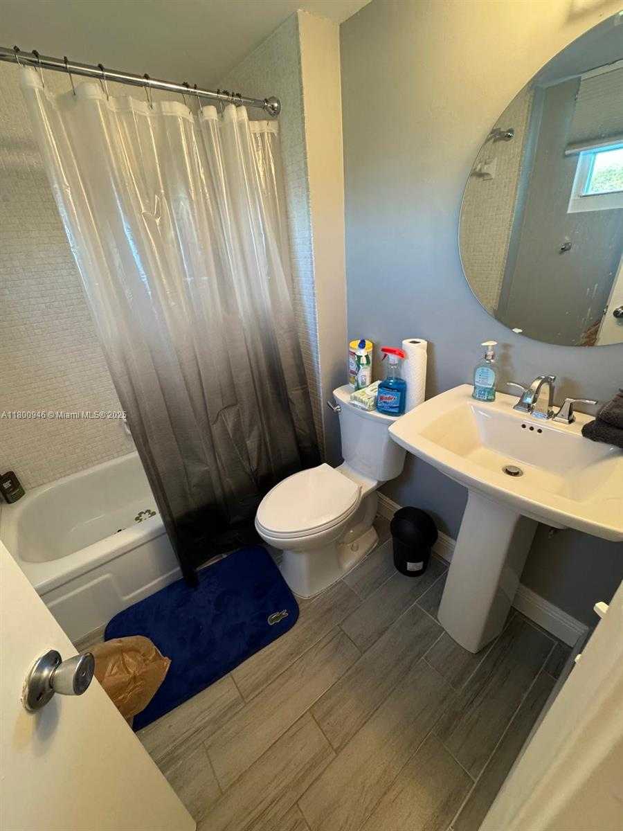 Small Image of 114 ROYAL PARK DR #4H, Oakland Park Number 6