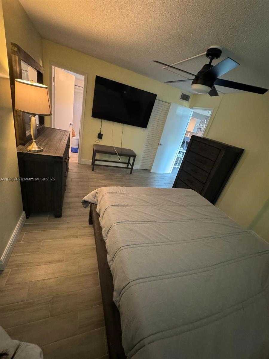 Small Image of 114 ROYAL PARK DR #4H, Oakland Park Number 7