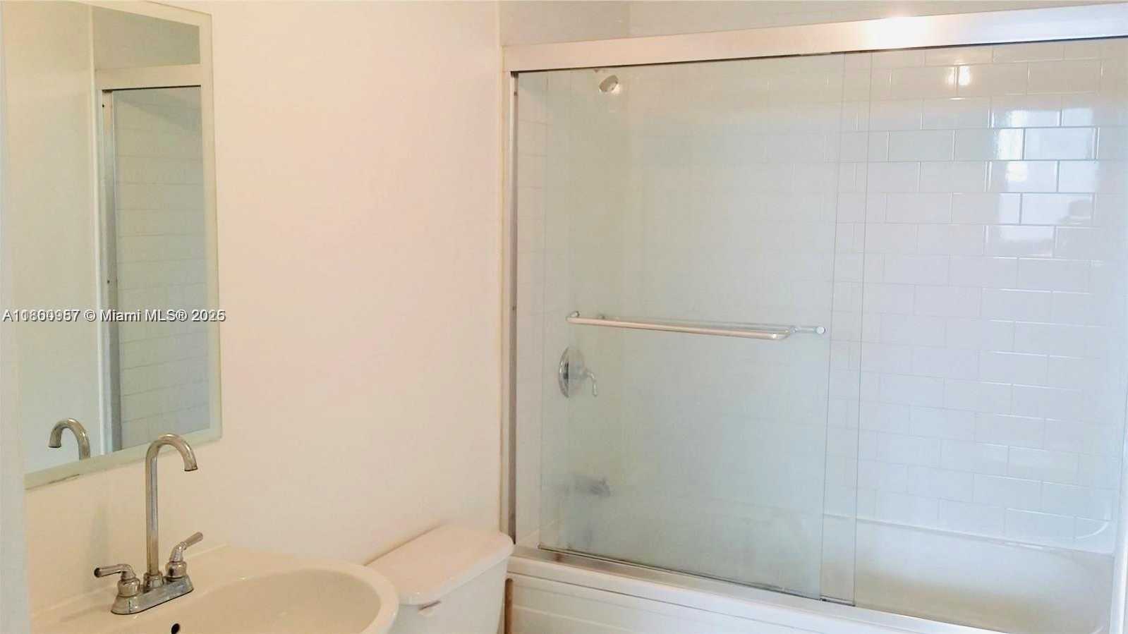 Small Image of 690 SOUTH WEST 1ST CT #1227, Miami Number 16