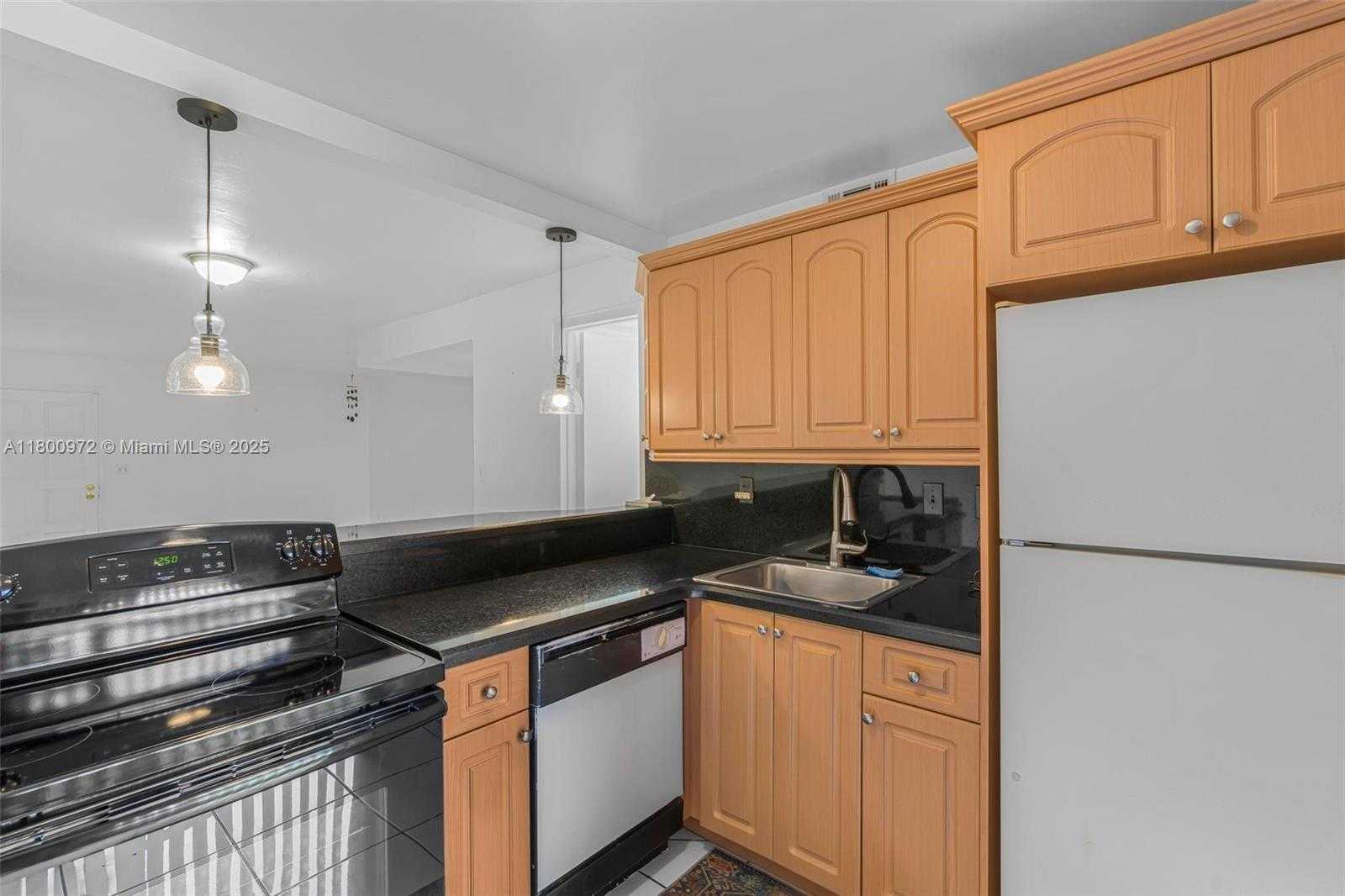 Small Image of 8713 NORTH EAST 4TH AVE RD #8713, Miami Shores Number 10
