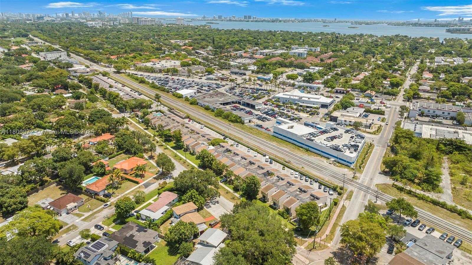 Small Image of 8713 NORTH EAST 4TH AVE RD #8713, Miami Shores Number 24