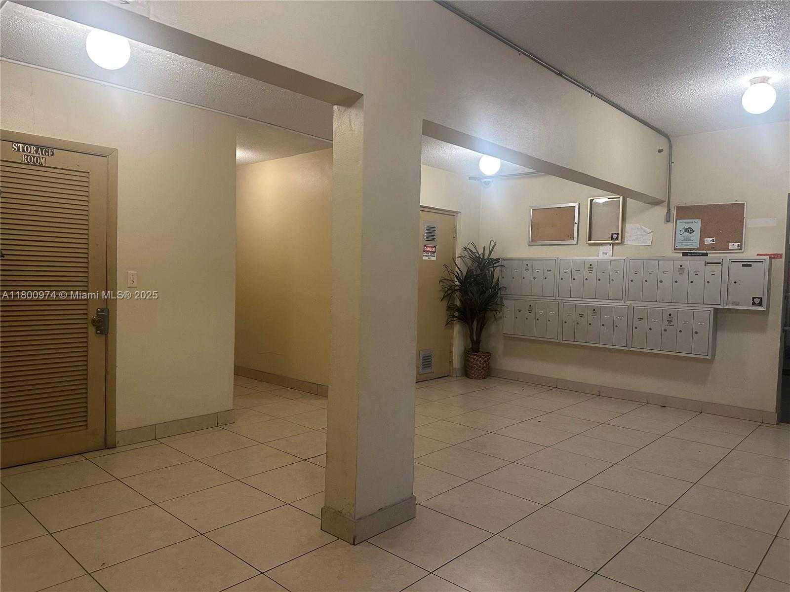 Small Image of 1958 MONROE ST #102, Hollywood Number 4