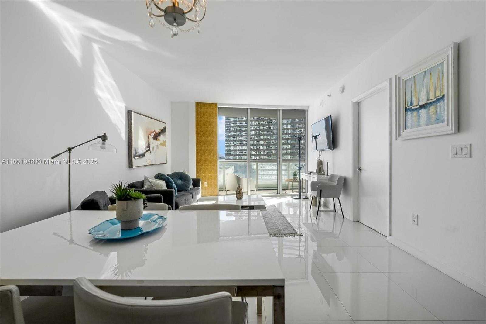 Small Image of 485 BRICKELL AVE #1609, Miami Number 6