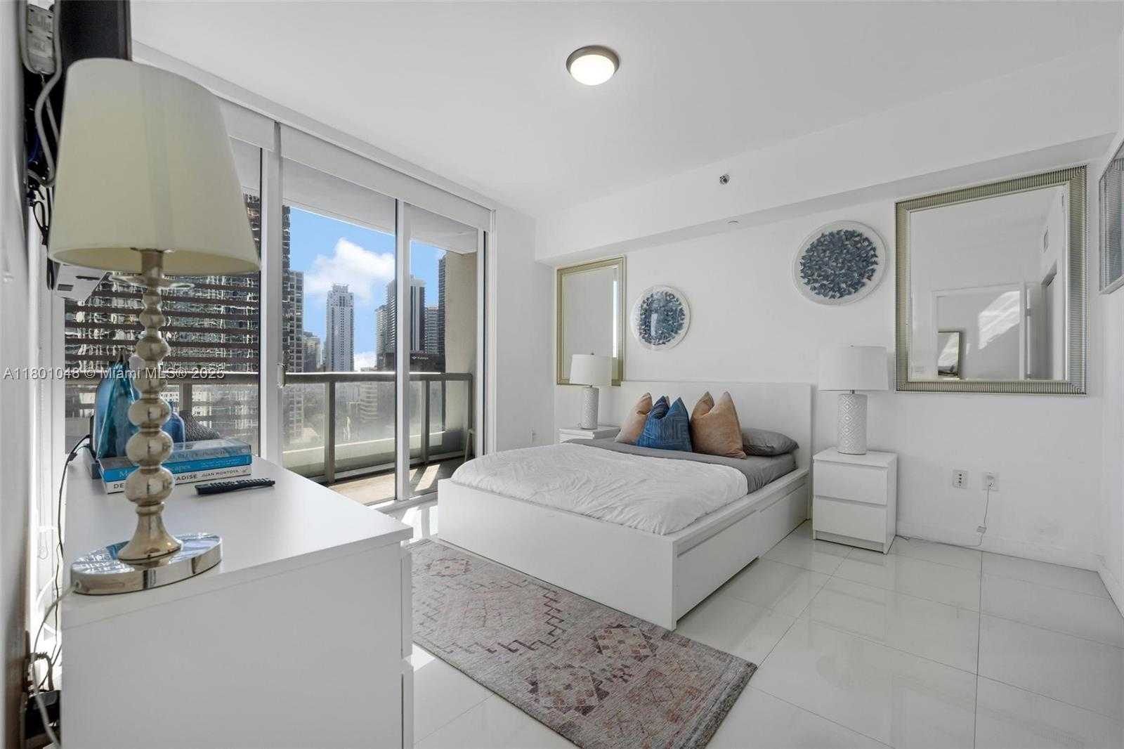 Small Image of 485 BRICKELL AVE #1609, Miami Number 8