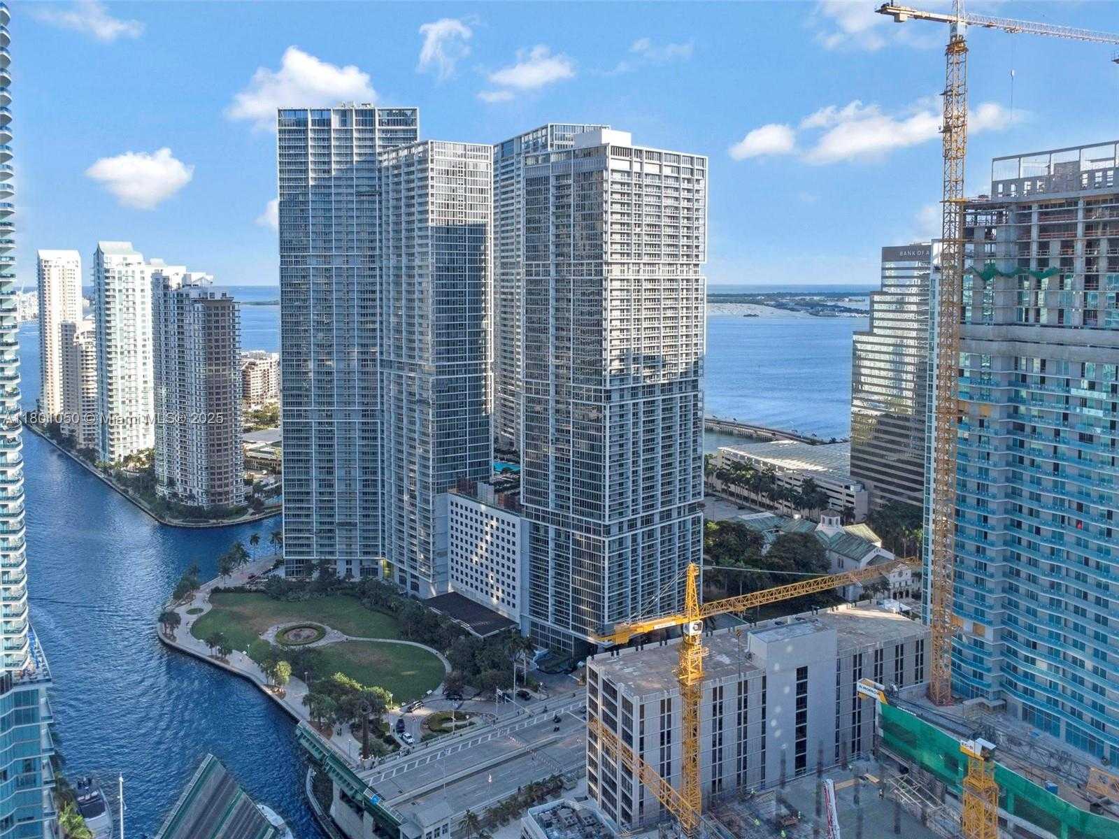 Small Image of 485 BRICKELL AVE #1909, Miami Number 17