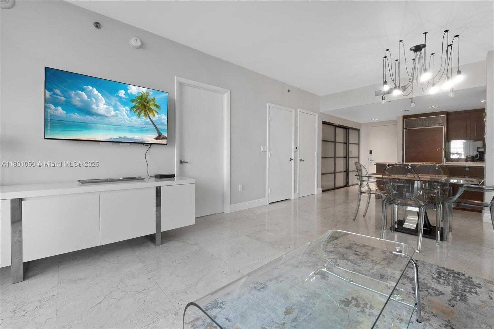 Small Image of 485 BRICKELL AVE #1909, Miami Number 3