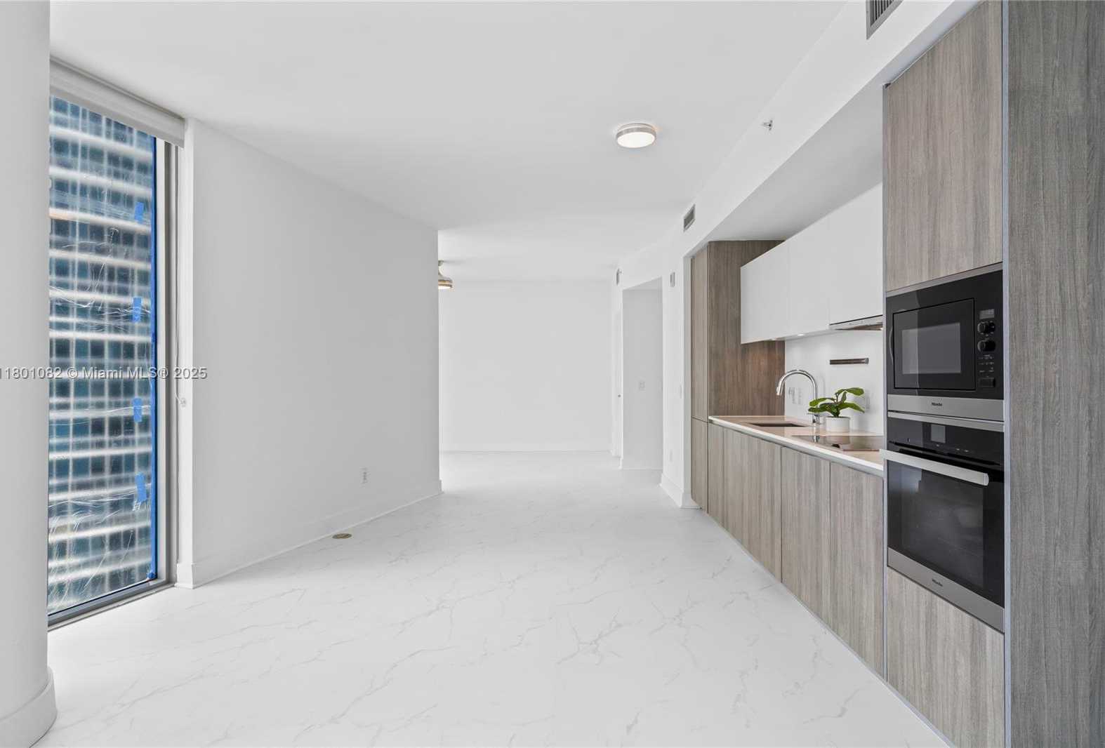 Small Image of 2900 NORTH EAST 7TH AVE #1409, Miami Number 17